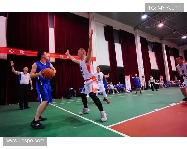 重庆羽毛球队的拼搏历程与邀请赛精彩瞬间全景回顾